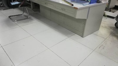交通收费站安装防静电高架活动地板的好处